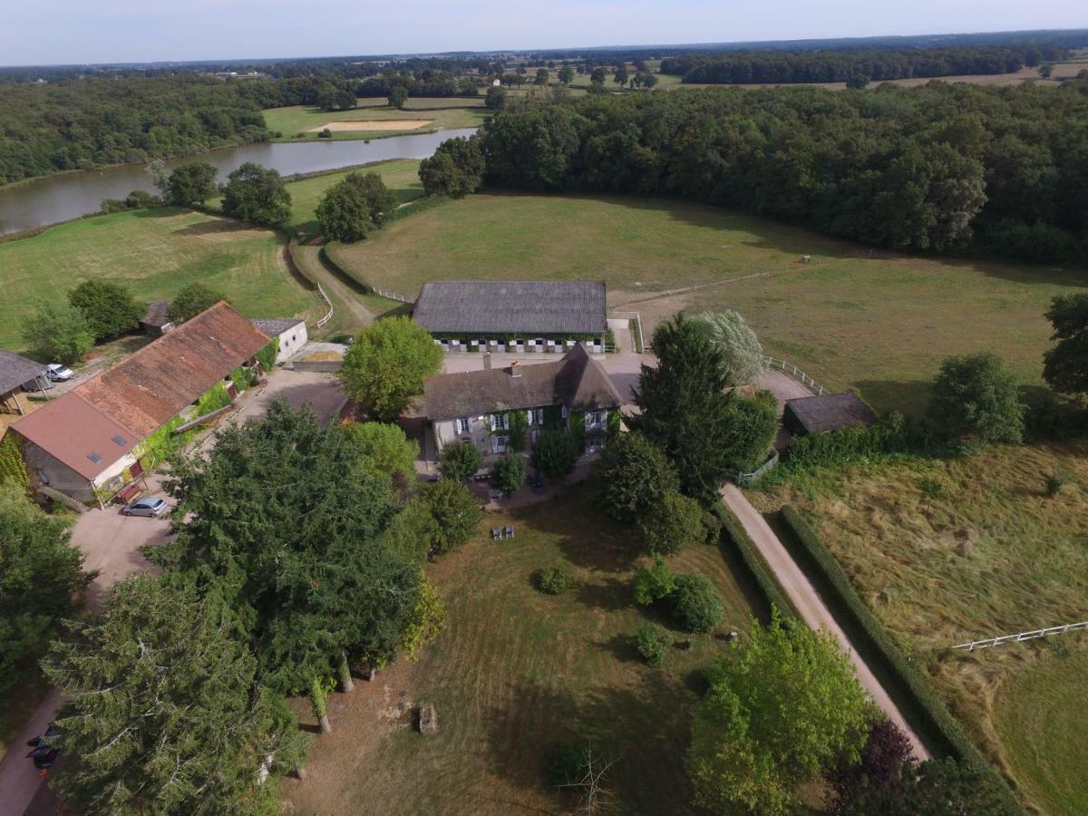 Le Domaine Du Mijarnier Bed & Breakfast Montbeugny ภายนอก รูปภาพ